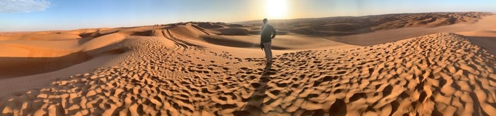 Tramonto tra le dune del deserto dell'Oman